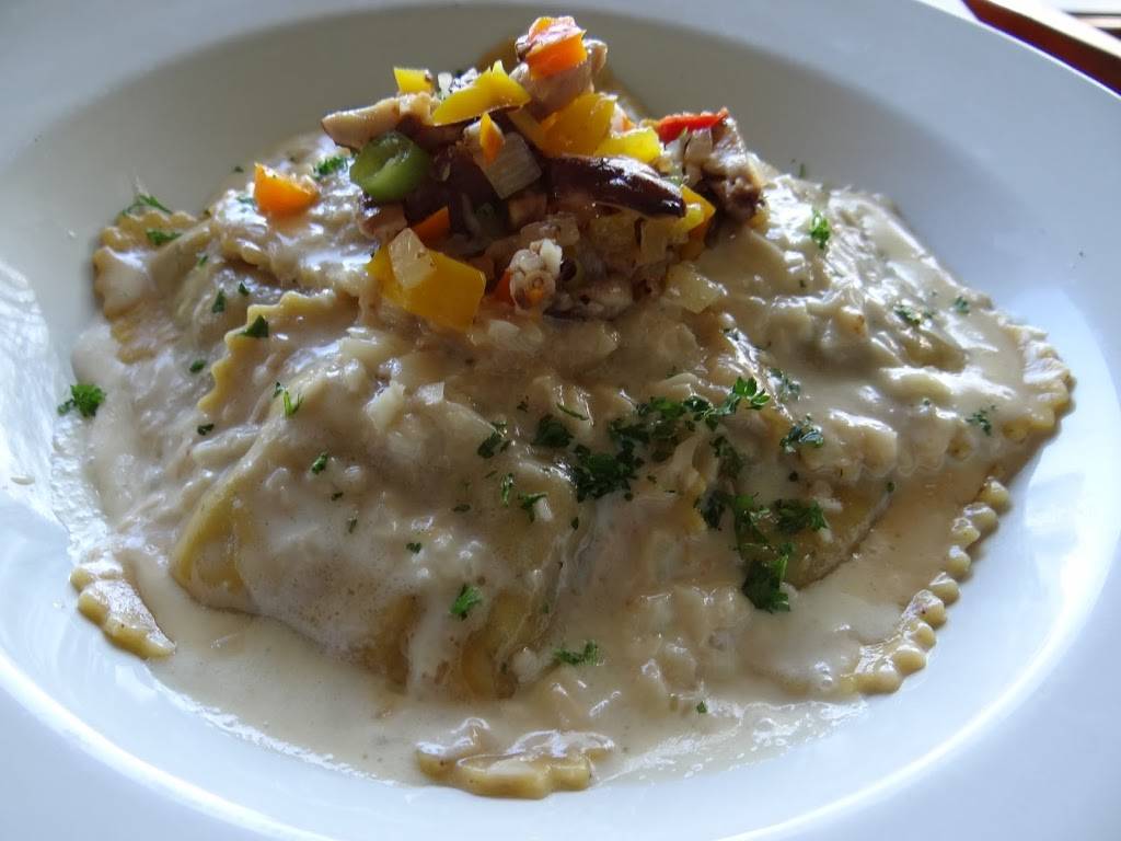 Clearbrook Golf Club & The Grill Room at Clearbrook | restaurant | 6494 Clearbrook Dr, Saugatuck, MI 49453, USA | 2698572000 OR +1 269-857-2000