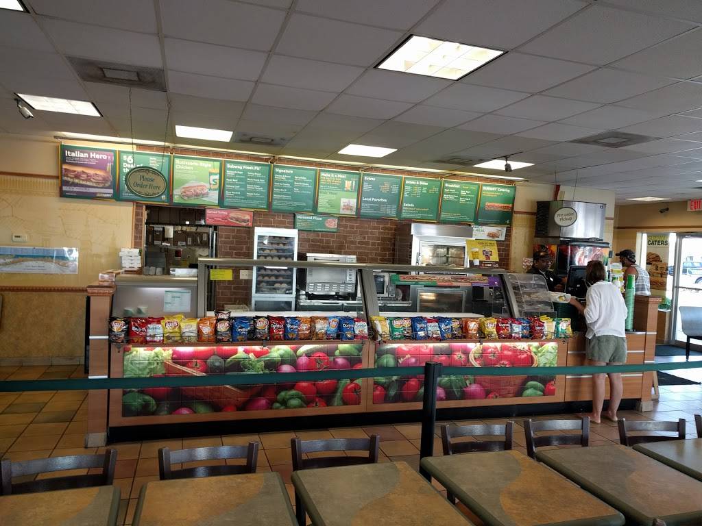 Subway | restaurant | 7205 Estero Blvd, Fort Myers Beach, FL 33931, USA | 2394632979 OR +1 239-463-2979