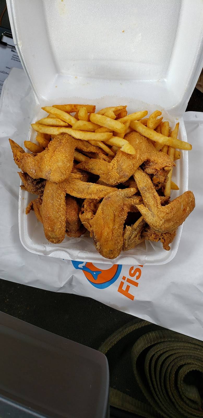 Golden’s Fish & Chicken LLC | restaurant | 5868 E 71st St Suite D, Indianapolis, IN 46220, USA | 3174368186 OR +1 317-436-8186