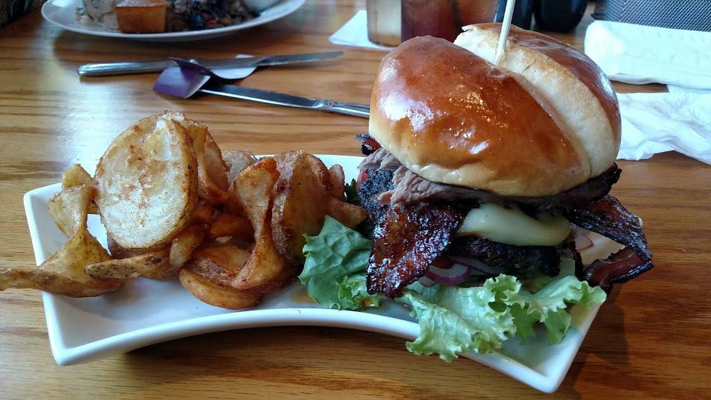 Yummy Pig BBQ | restaurant | 17 Catoctin Cir SE, Leesburg, VA 20175, USA | 7037711986 OR +1 703-771-1986