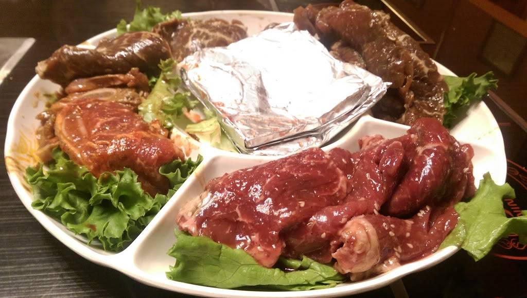 Nine Ting | restaurant | 926-928 Race St 1st Floor, Philadelphia, PA 19107, USA | 2152389996 OR +1 215-238-9996