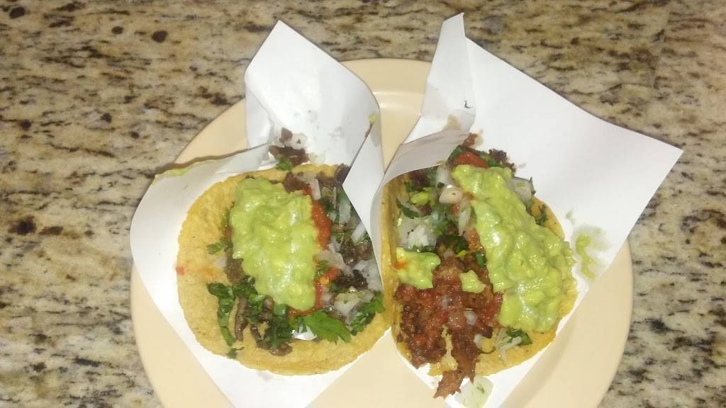 Taqueria & Sport Bar Chelinda | restaurant | Blvd. Benito Juárez #382, Echeverria, 22703 Rosarito, B.C., Mexico | 016616881555 OR +52 661 688 1555