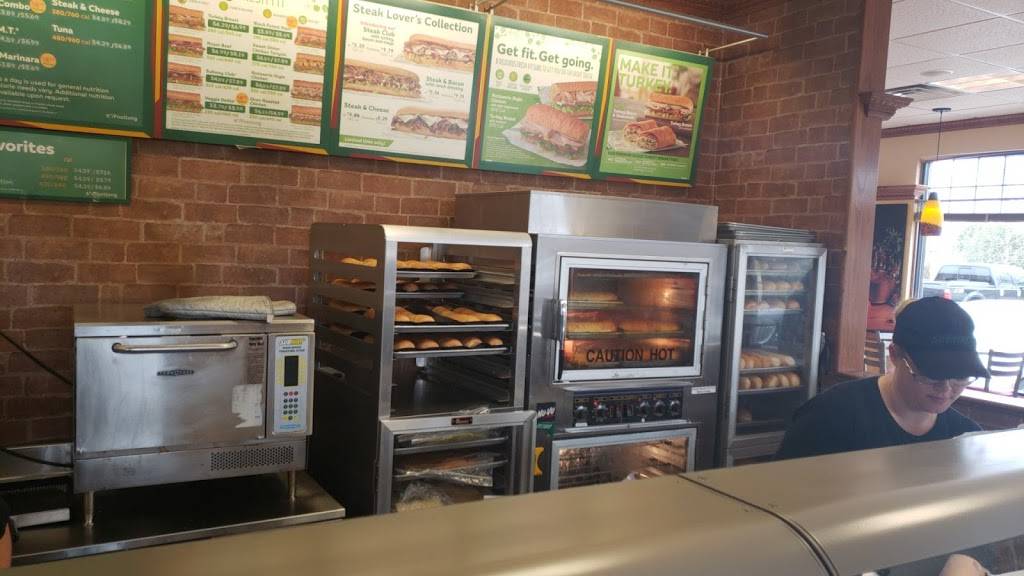 Subway Restaurants | restaurant | 1526 S Commercial St Unit A, Neenah, WI 54956, USA | 9207279266 OR +1 920-727-9266