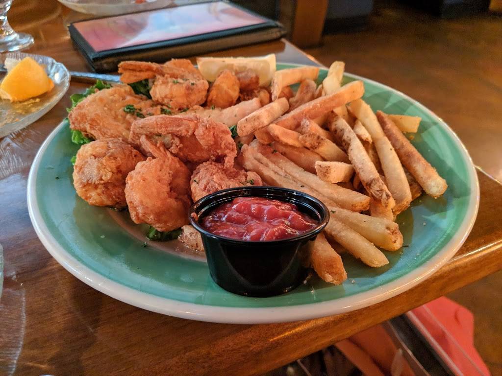 Jimmys Island Grill & Iguana Bar | restaurant | 2303 N Mayfair Rd, Wauwatosa, WI 53226, USA | 4148372121 OR +1 414-837-2121