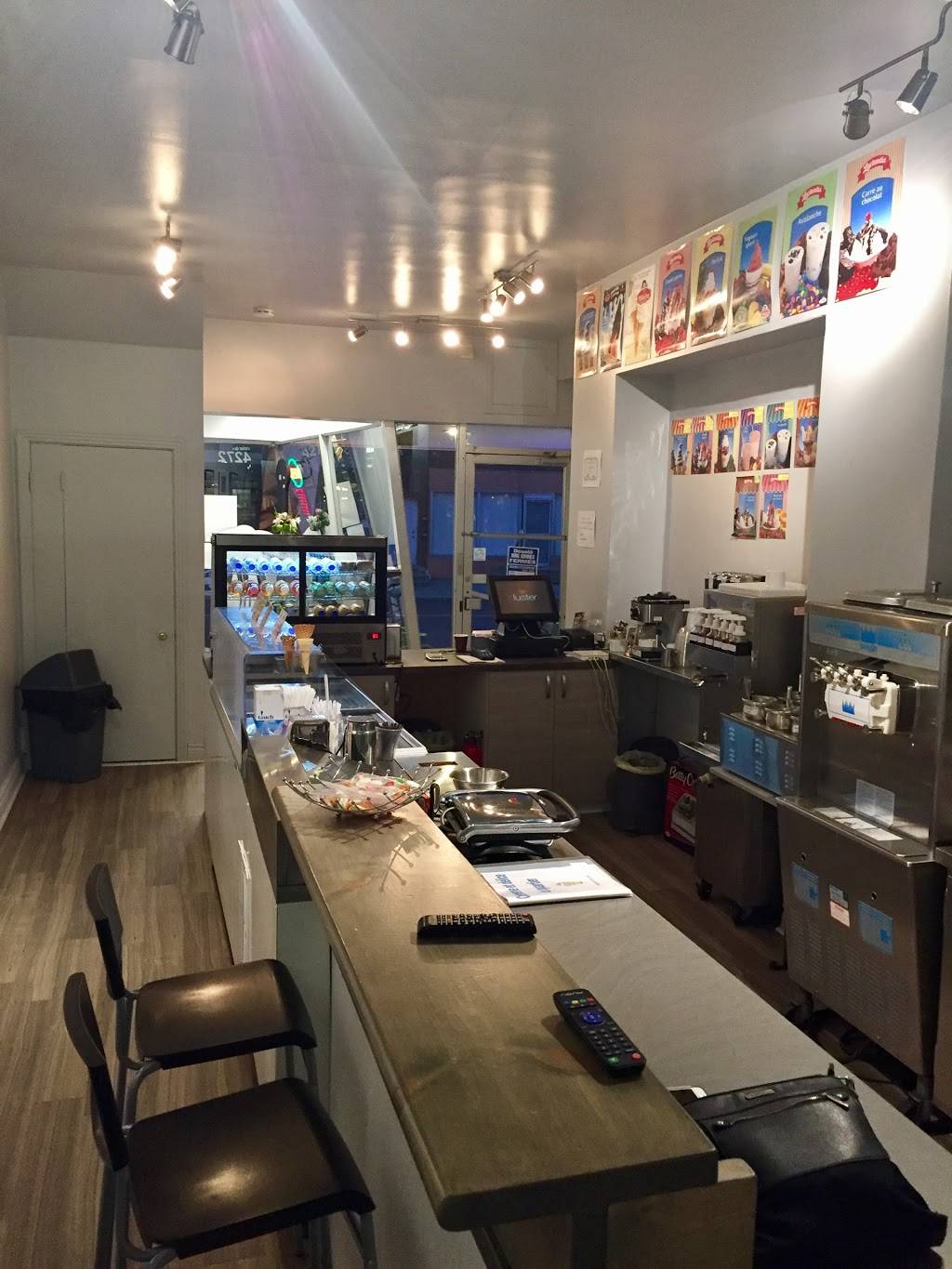 Crèmerie et délices du quartier | restaurant | 4272 Rue Beaubien E, Montréal, QC H1T 1S6, Canada | 5143796556 OR +1 514-379-6556