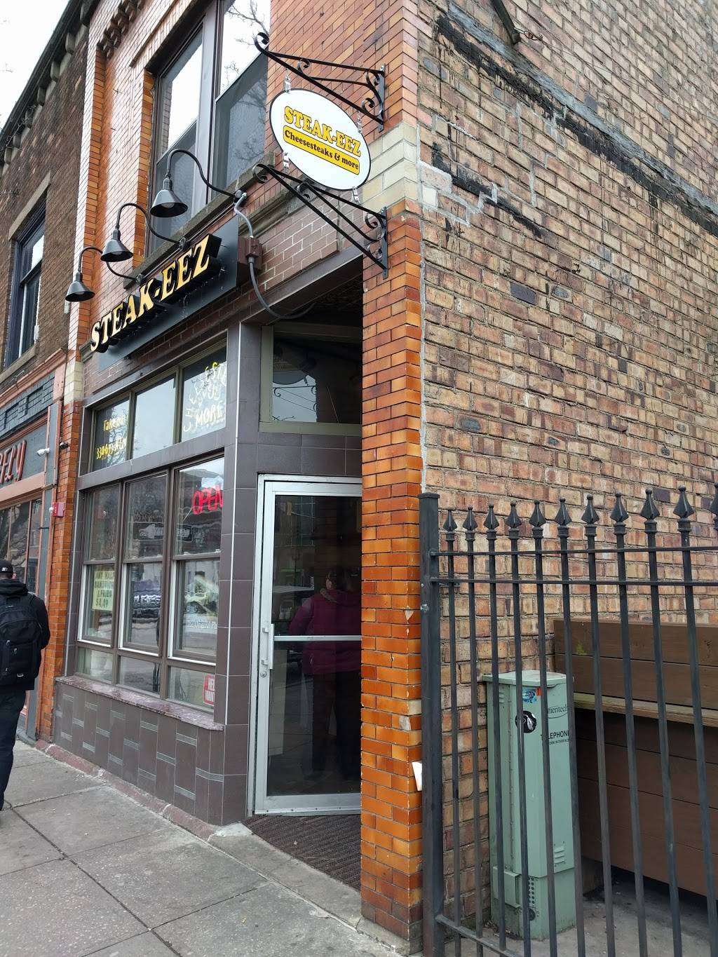 Steak-EEZ | restaurant | 120 S Water St, Kent, OH 44240, USA | 3306735368 OR +1 330-673-5368