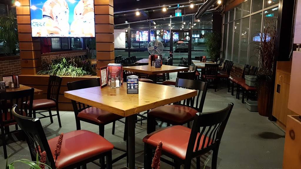 Boston Pizza | restaurant | 499 Dundas St W, Oakville, ON L6M 1L9, Canada | 9052578009 OR +1 905-257-8009