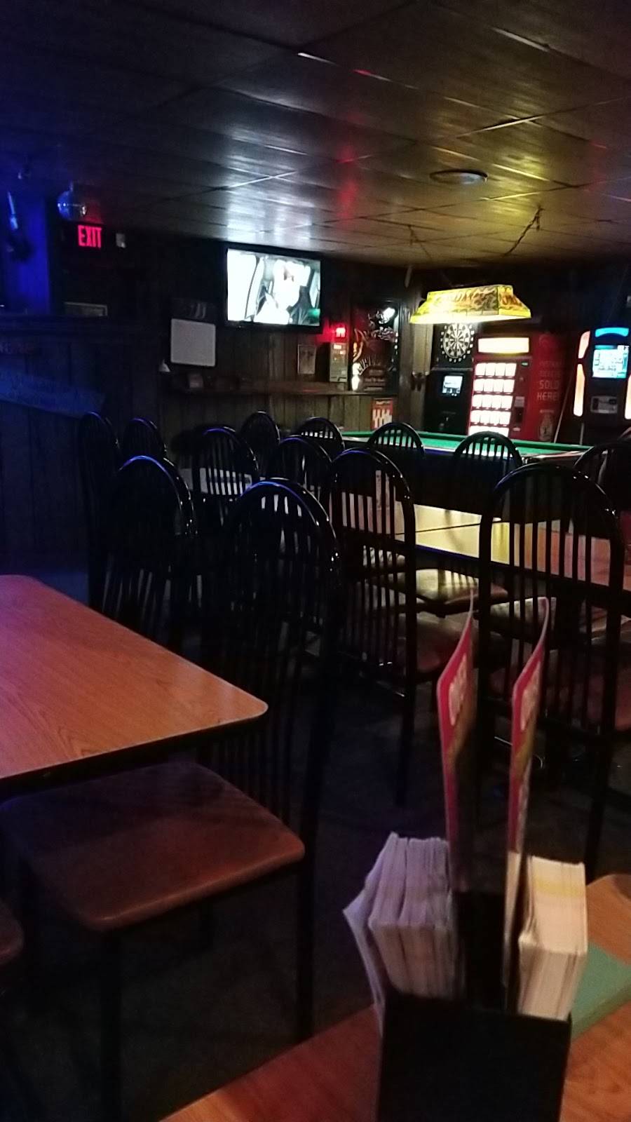 Captains Quarters Lounge | night club | 6011 E Atherton Rd, Burton, MI 48519, USA | 8107438450 OR +1 810-743-8450