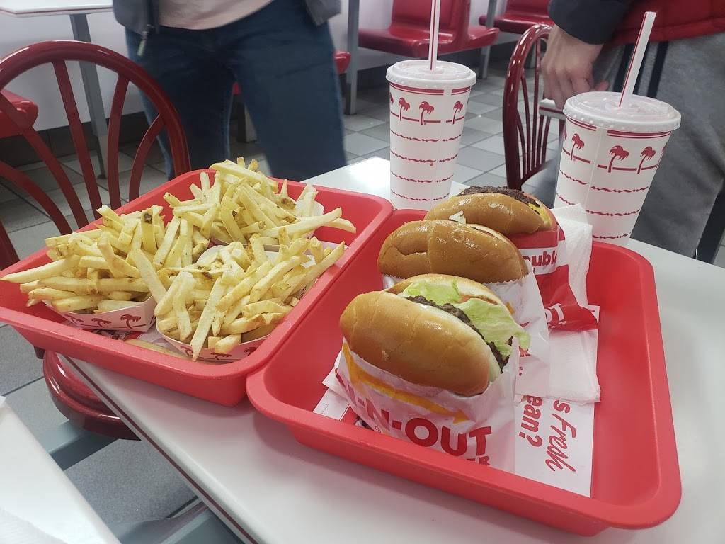 In-N-Out Burger | restaurant | 4041 N Lakewood Blvd, Long Beach, CA 90808, USA | 8007861000 OR +1 800-786-1000