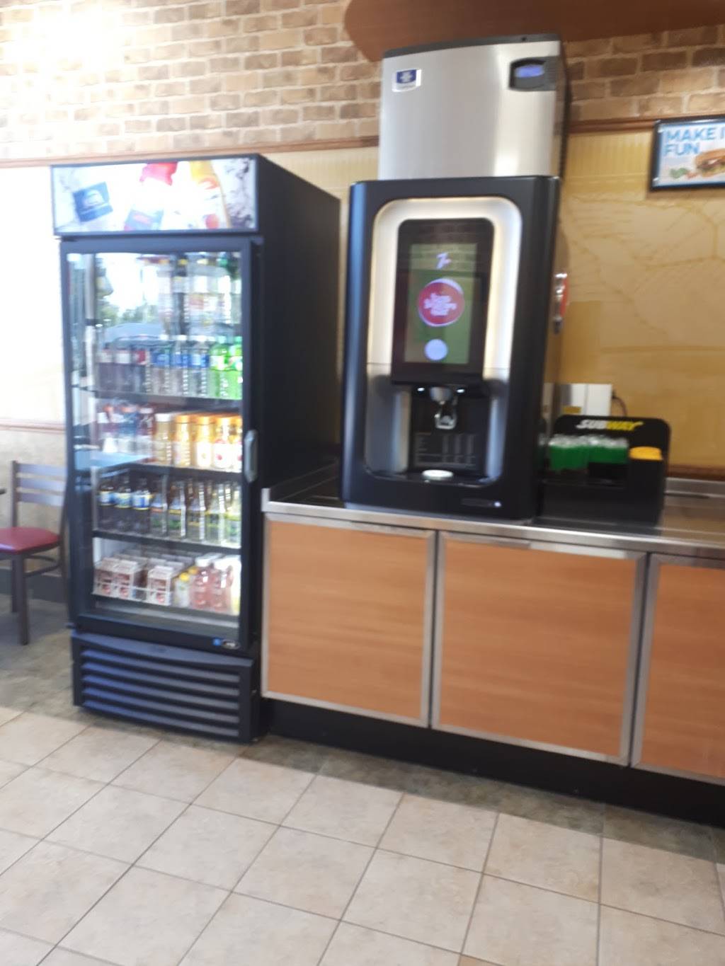 Subway | meal takeaway | 239 St Catherines St The Village Square, Smithville, ON L0R 2A0, Canada | 9059578693 OR +1 905-957-8693