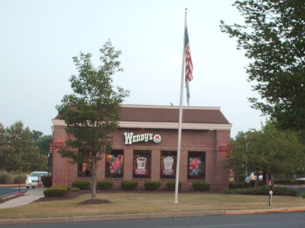 Wendys | restaurant | 2000 S Eagle Rd, Newtown, PA 18940, USA | 2159684579 OR +1 215-968-4579