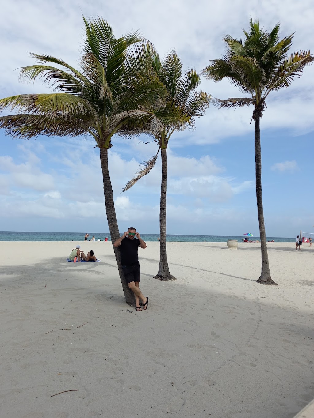 Pizza Rotti & Grill Helal food mediternean. | restaurant | 3142 NE 9th St, Fort Lauderdale, FL 33304, USA | 7862017111 OR +1 786-201-7111