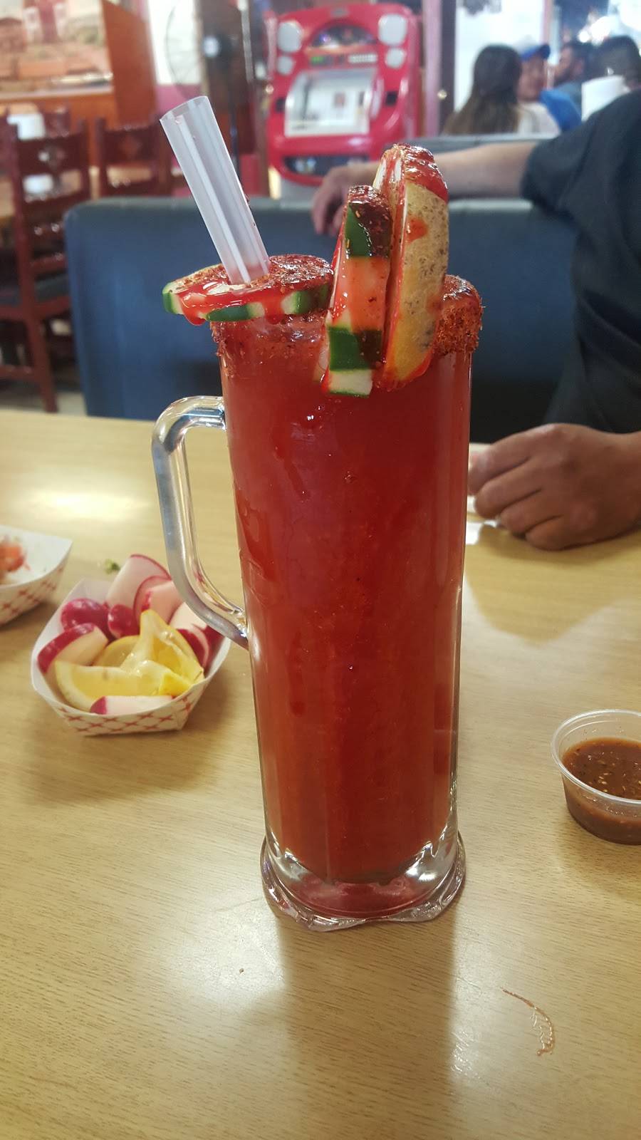 Taqueria El Tapatio | restaurant | 2420 Saviers Rd, Oxnard, CA 93033, USA | 8053859530 OR +1 805-385-9530