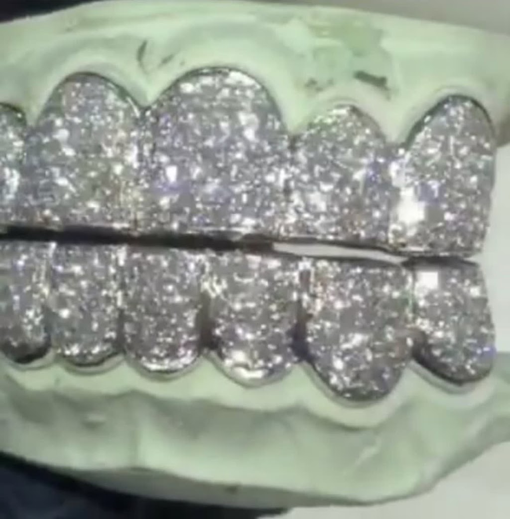 Gold Grill King | restaurant | 2907 Sylvan Rd A, East Point, GA 30344, USA | 4043535240 OR +1 404-353-5240