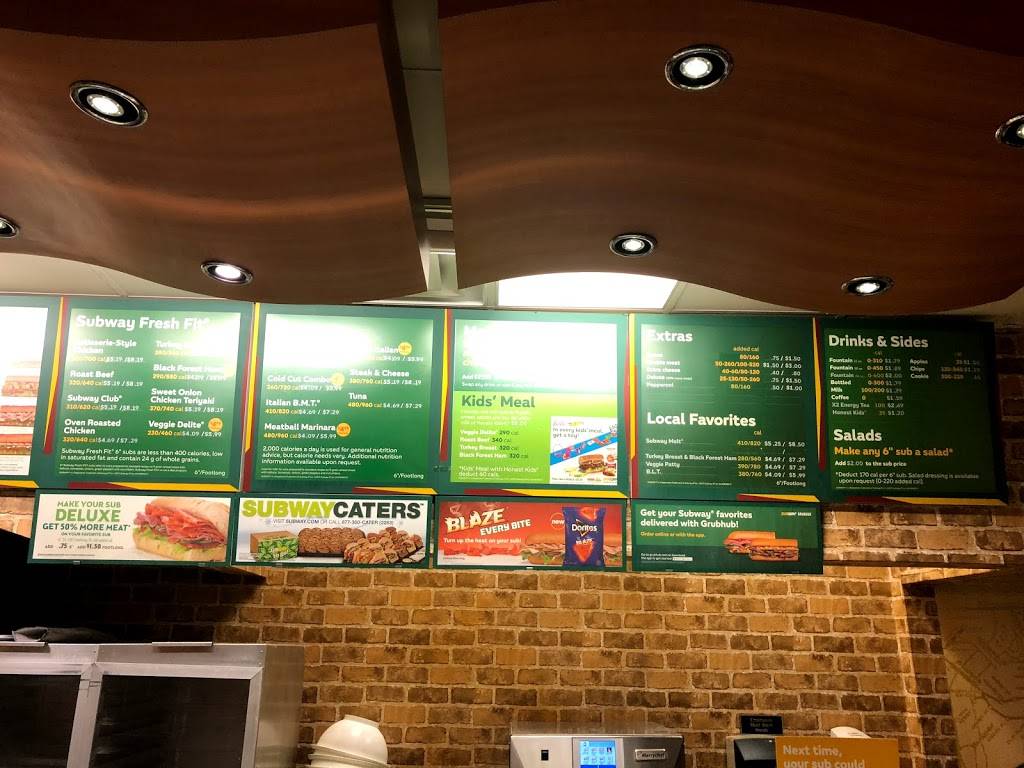 Subway Restaurants | restaurant | 35171 Grand River Ave, Farmington, MI 48335, USA | 2484717827 OR +1 248-471-7827