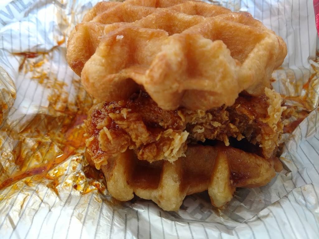 KFC | restaurant | 733 Hebron Pkwy, Lewisville, TX 75057, USA | 9723158600 OR +1 972-315-8600