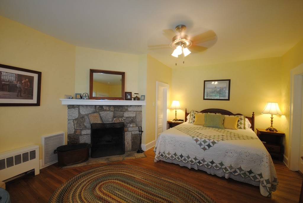 Echo Mountain Inn | restaurant | 2849 Laurel Park Hwy, Laurel Park, NC 28739, USA | 8286939626 OR +1 828-693-9626