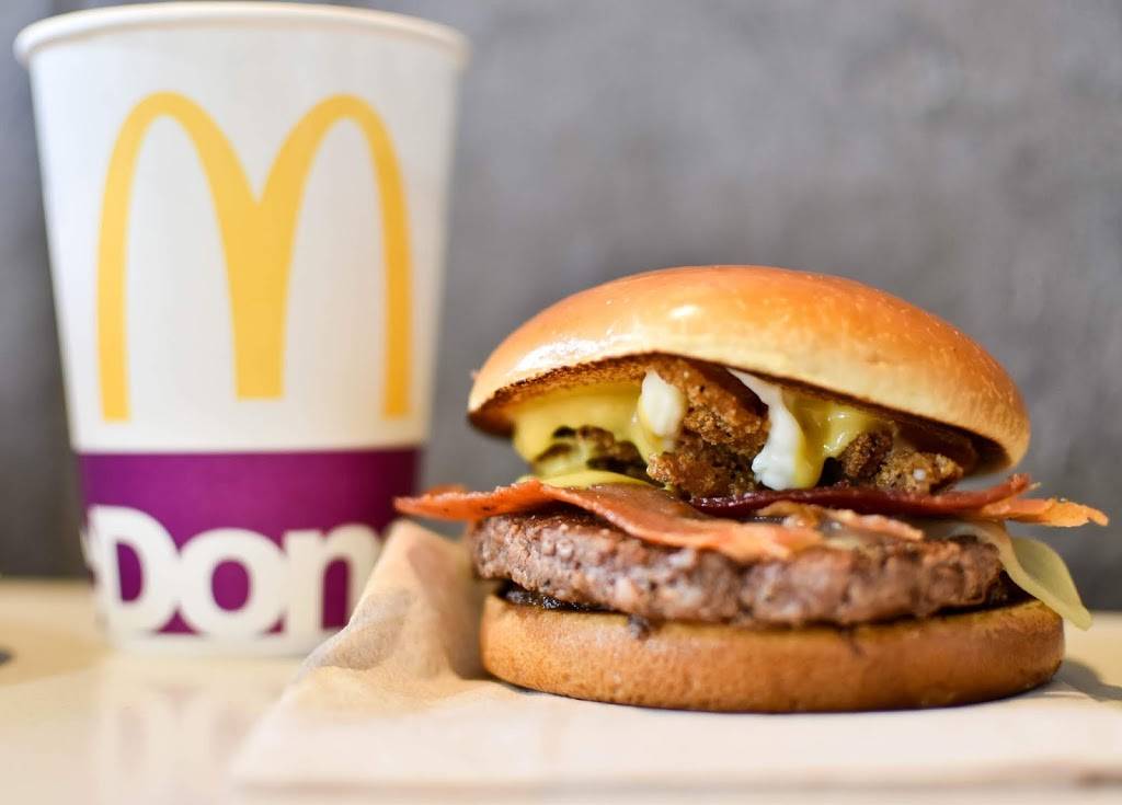 McDonalds | cafe | 8875 Davis Blvd, Naples, FL 34104, USA | 2394557745 OR +1 239-455-7745