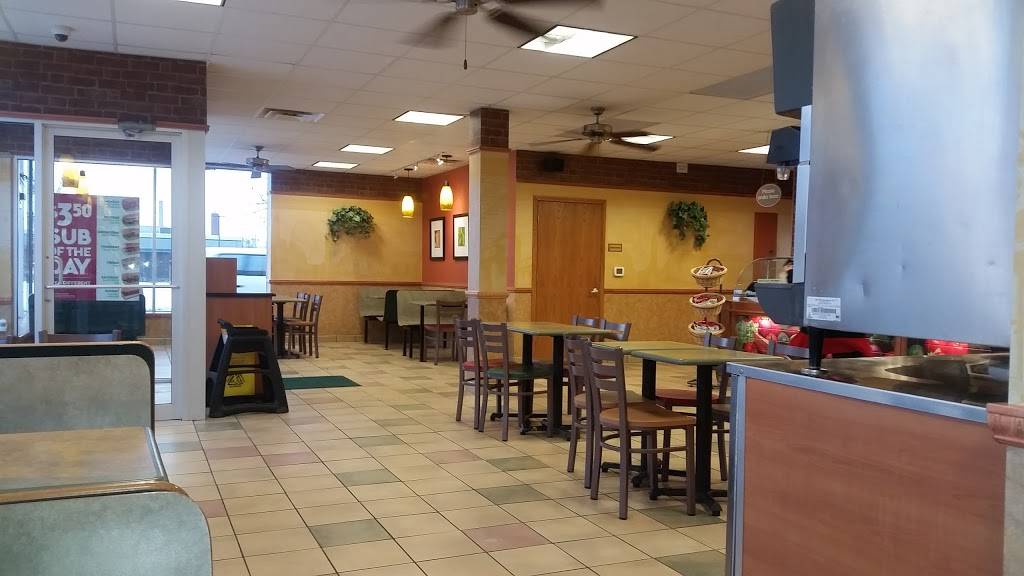 Subway | restaurant | 401 S Main St, Eaton Rapids, MI 48827, USA | 5176633067 OR +1 517-663-3067