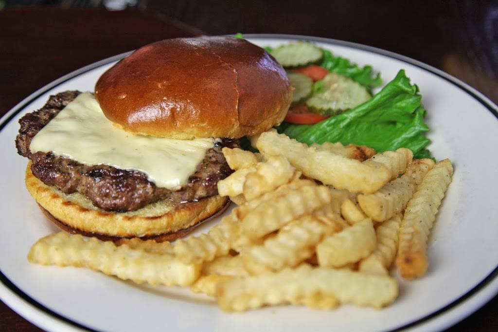 Austins Saloon & Eatery | restaurant | 481 Peterson Rd, Libertyville, IL 60048, USA | 8475491972 OR +1 847-549-1972