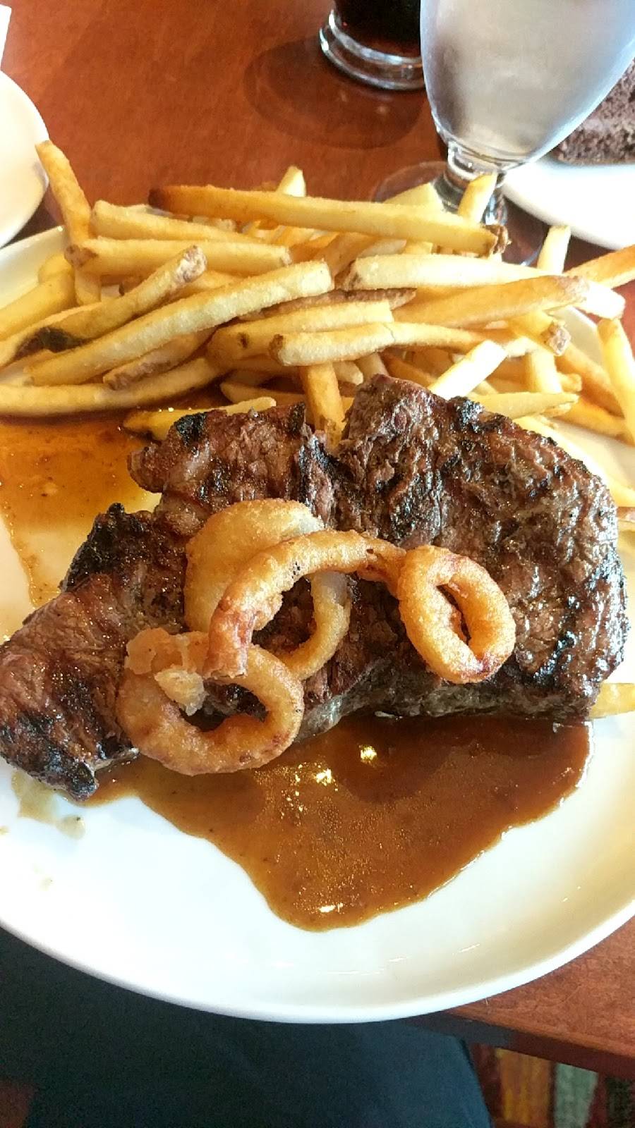 Willows Dining Room | restaurant | 555 Rexdale Blvd, Etobicoke, ON M9W 5L2, Canada | 4166757223 OR +1 416-675-7223