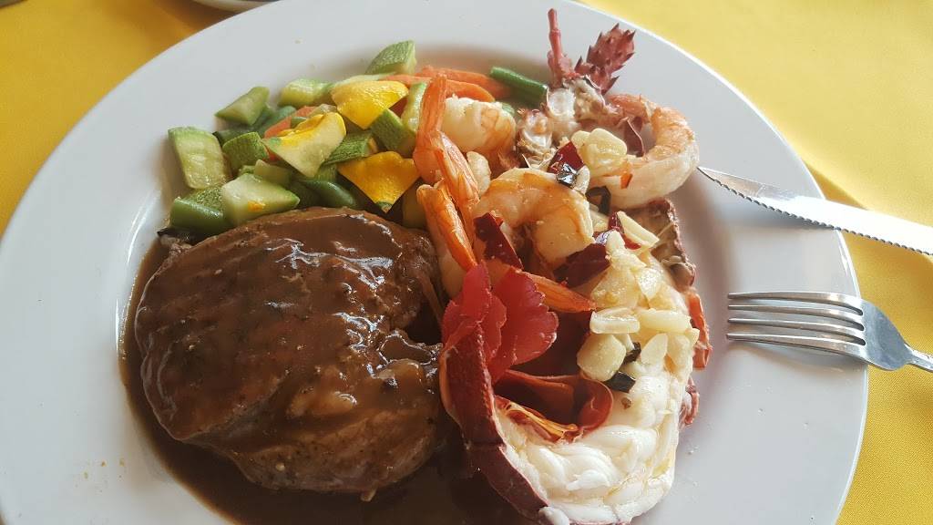 Half Way House / Medio Camino | restaurant | Baja California, Mexico | 6140065 OR +52 6140065