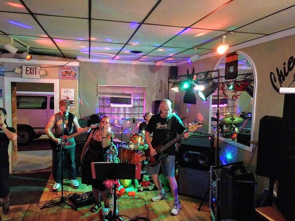 Chiefs Bar & Grill | restaurant | 626 N 2nd Ave, Alpena, MI 49707, USA | 9893560034 OR +1 989-356-0034