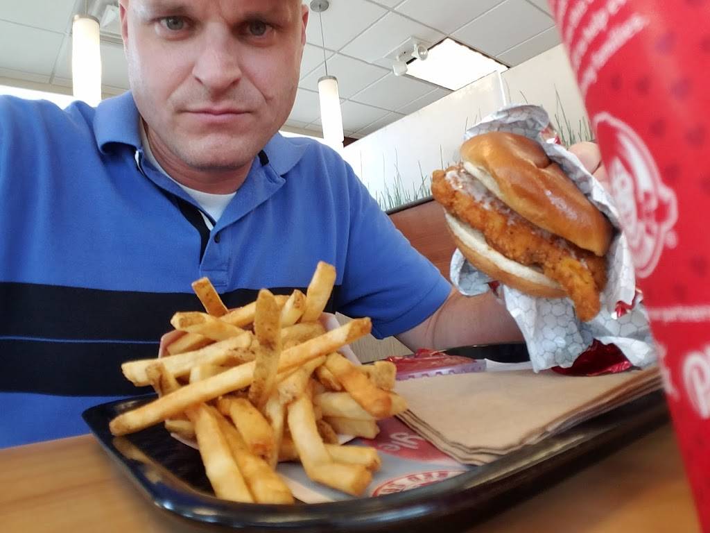 Wendys | restaurant | 660 Oak St, Brockton, MA 02301, USA | 5085887288 OR +1 508-588-7288