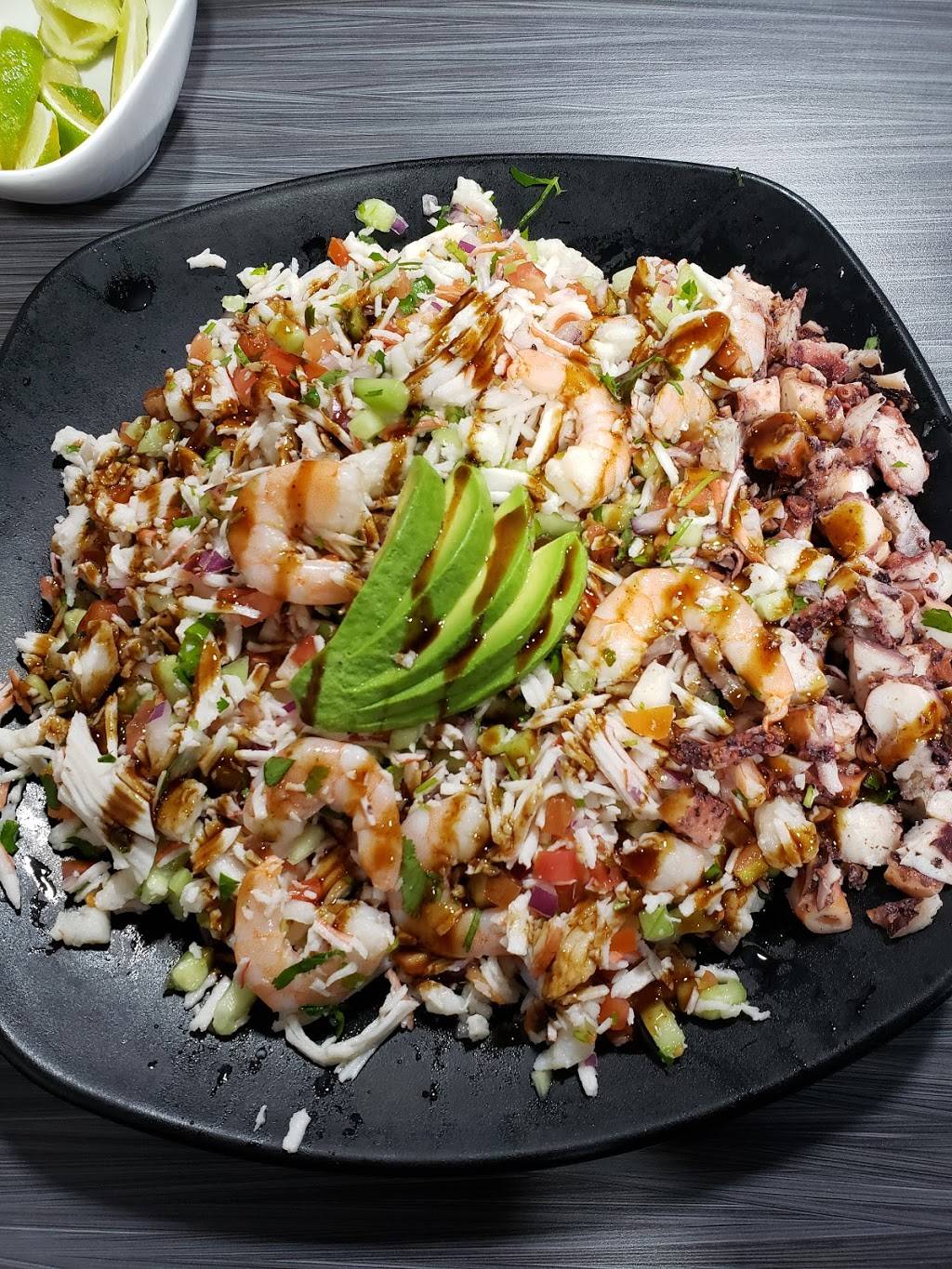 Mariscos El Chaparrito | restaurant | 222 N Elmwood Ave, Lindsay, CA 93247, USA | 5592399662 OR +1 559-239-9662