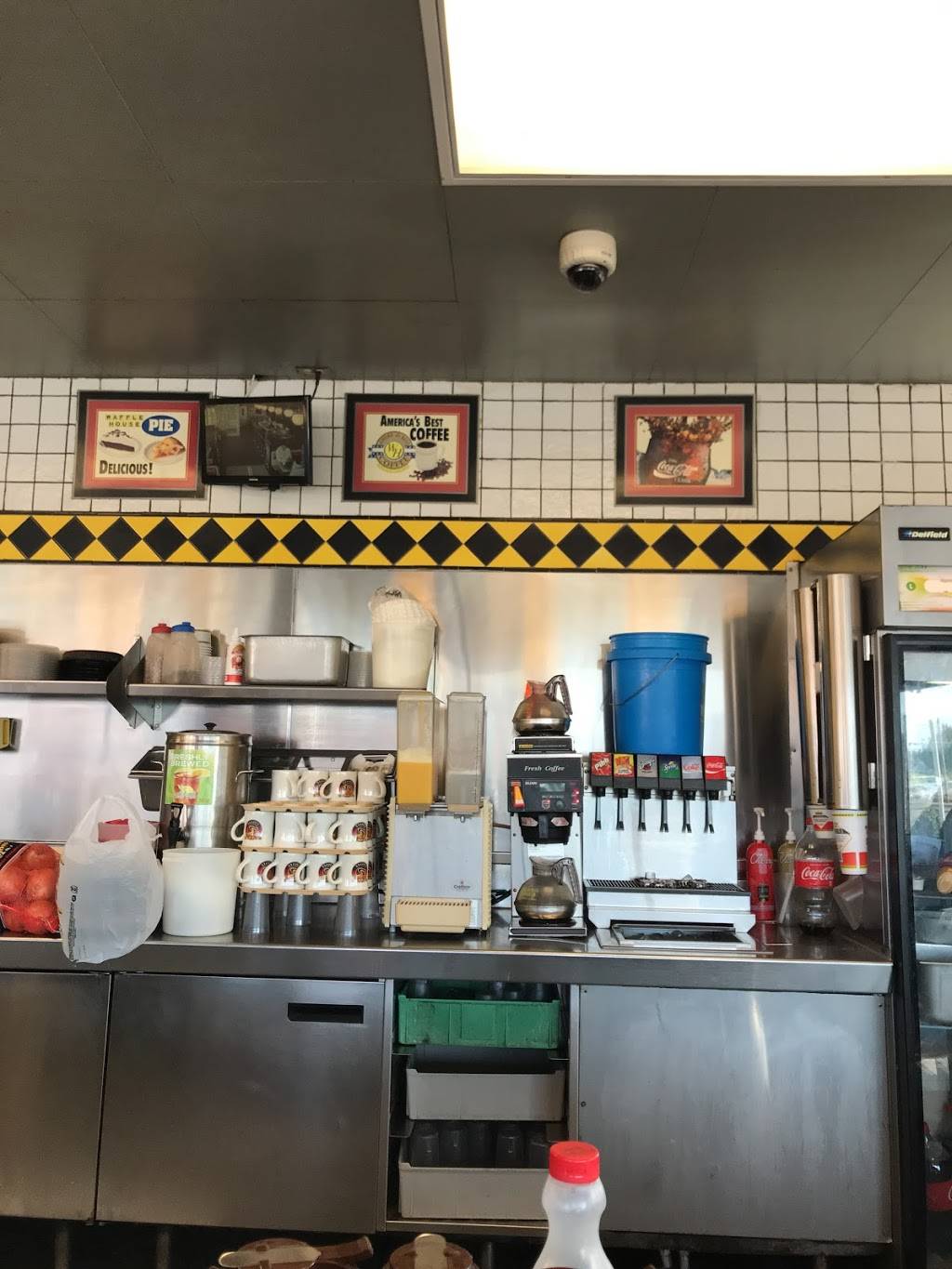 Waffle House | meal takeaway | 794 Nissan Dr, Smyrna, TN 37167, USA | 6154594624 OR +1 615-459-4624