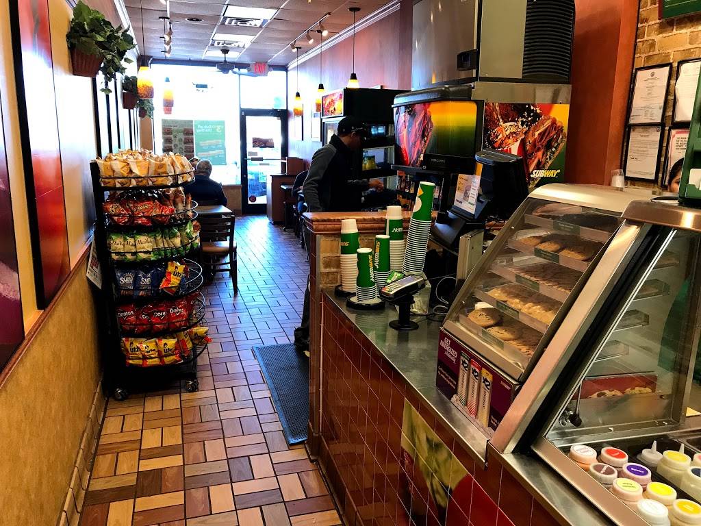 Subway | restaurant | 3674 King St, Alexandria, VA 22302, USA | 7039313700 OR +1 703-931-3700
