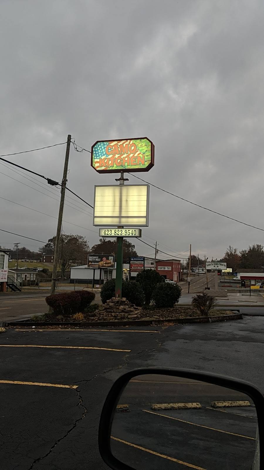 Camo Kitchen | restaurant | 1001 W Main St, Greeneville, TN 37743, USA | 4238239540 OR +1 423-823-9540