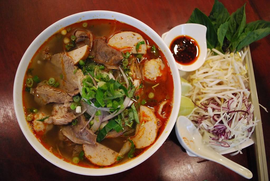 Chez Lam Vietnamese Restaurant | restaurant | 484 Hazeldean Rd, Kanata, ON K2L 1V4, Canada | 6138368560 OR +1 613-836-8560