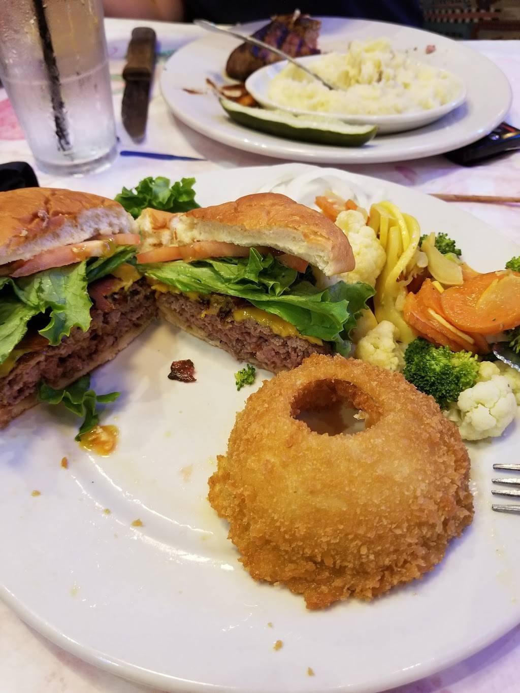 Mannys Chophouse - Kissimmee | restaurant | 8520 W Irlo Bronson Memorial Hwy, Kissimmee, FL 34747, USA | 4073968880 OR +1 407-396-8880