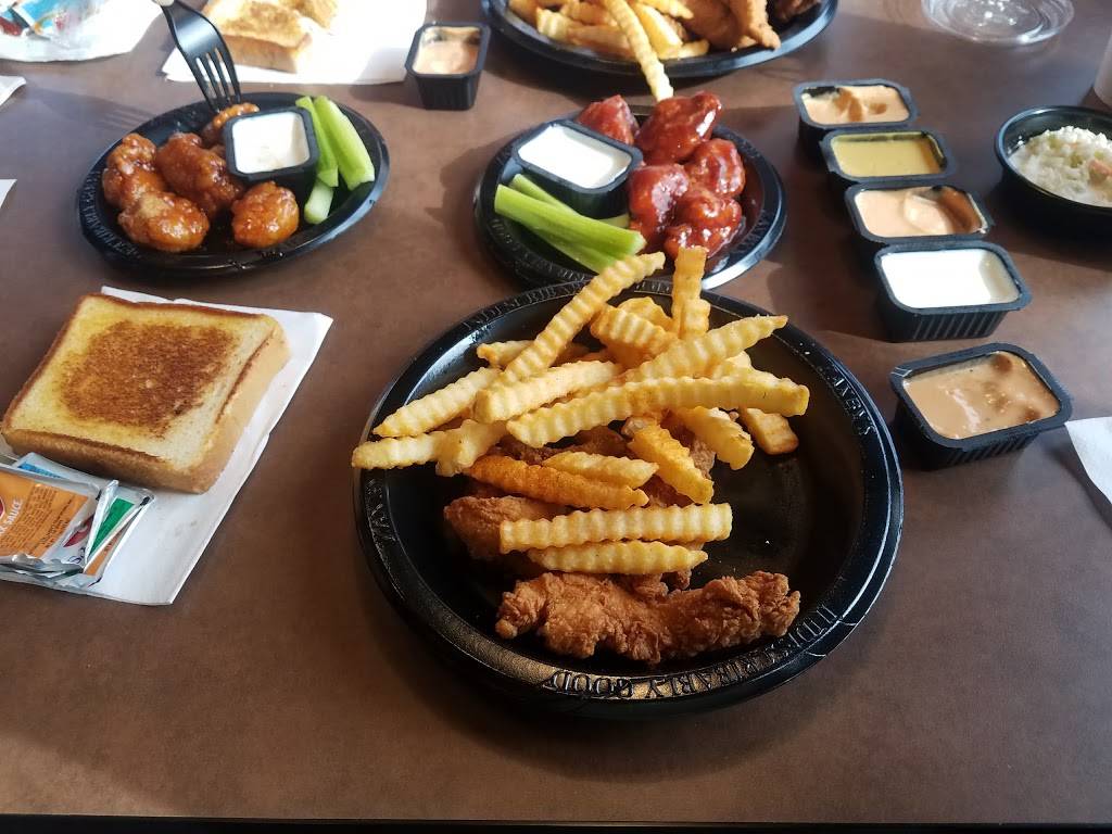 Zaxbys Chicken Fingers & Buffalo Wings | restaurant | 9500 W 135th St, Overland Park, KS 66221, USA | 9135384131 OR +1 913-538-4131