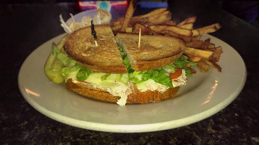 Windmill Tavern | restaurant | 400 Hollister St, Stratford, CT 06615, USA | 2033786886 OR +1 203-378-6886