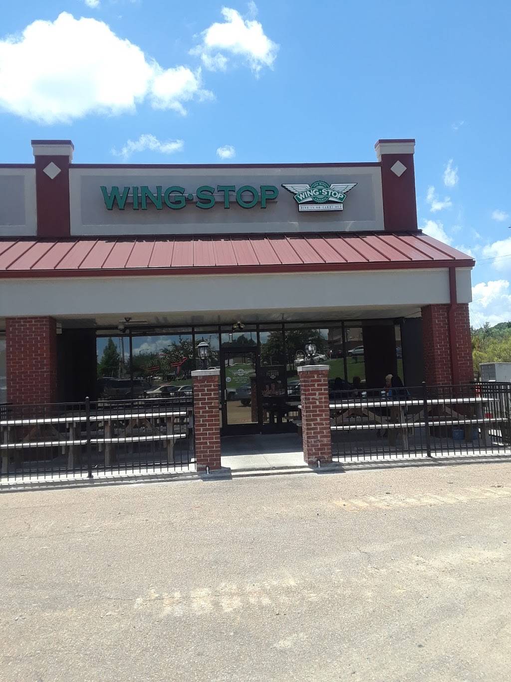 Wingstop | restaurant | 1001 Hampstead Blvd, Clinton, MS 39056, USA | 6019242423 OR +1 601-924-2423