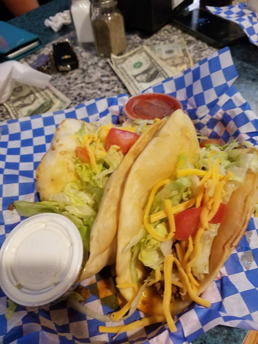 Donnas Place Bar & Grill | restaurant | 112 Ramsey Way, Toledo, WA 98591, USA | 3608642700 OR +1 360-864-2700