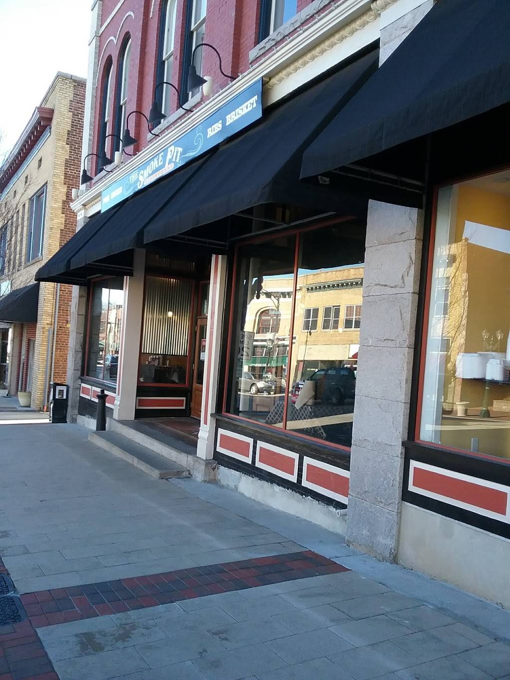 The Smoke Pit | restaurant | 117 E Innes St, Salisbury, NC 28144, USA | 7047548336 OR +1 704-754-8336