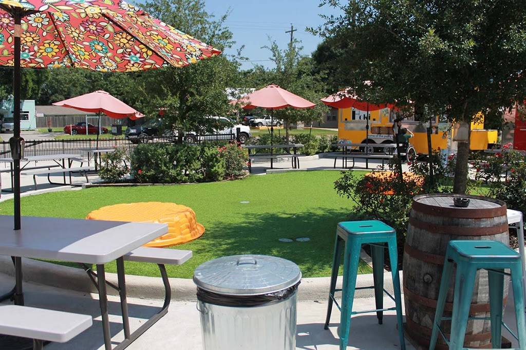 The Better Half Gourmet Food Truck and Catering | restaurant | 403 E Main St, Tomball, TX 77375, USA | 8329536001 OR +1 832-953-6001