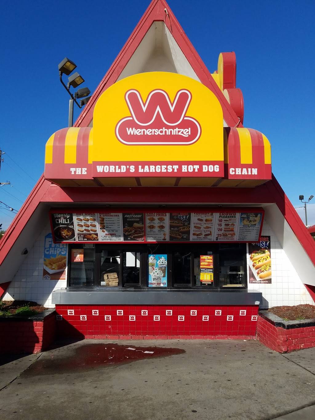 Wienerschnitzel | restaurant | 11101 San Pablo Ave, El Cerrito, CA 94530, USA | 5102320800 OR +1 510-232-0800