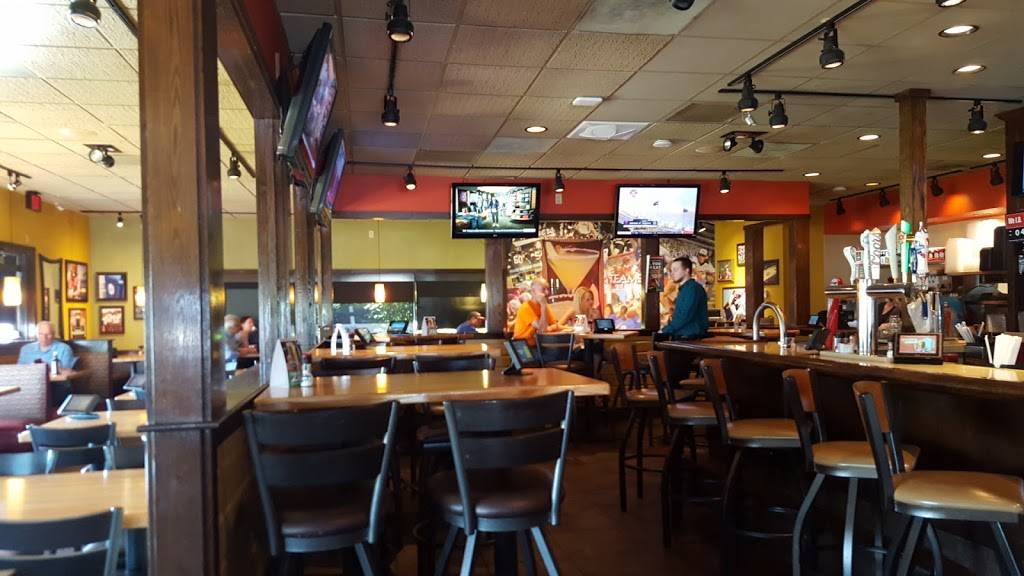Applebees Grill + Bar | restaurant | 1301 Kansas Ave, Paola, KS 66071, USA | 9132942702 OR +1 913-294-2702