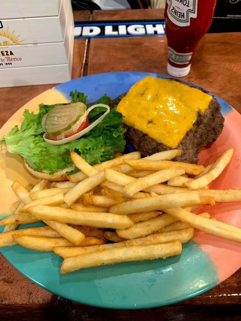 La Perla Sports Cantina | restaurant | 5723 W Glendale Ave, Glendale, AZ 85301, USA | 6027533896 OR +1 602-753-3896