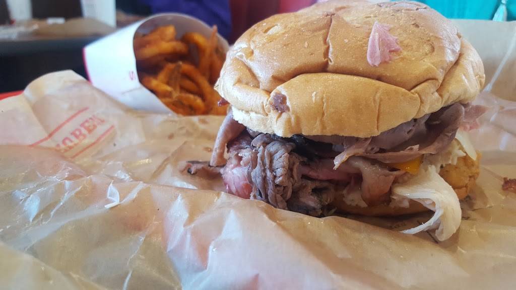 Arbys | restaurant | 1661 N Henderson St, Galesburg, IL 61401, USA | 3093442591 OR +1 309-344-2591