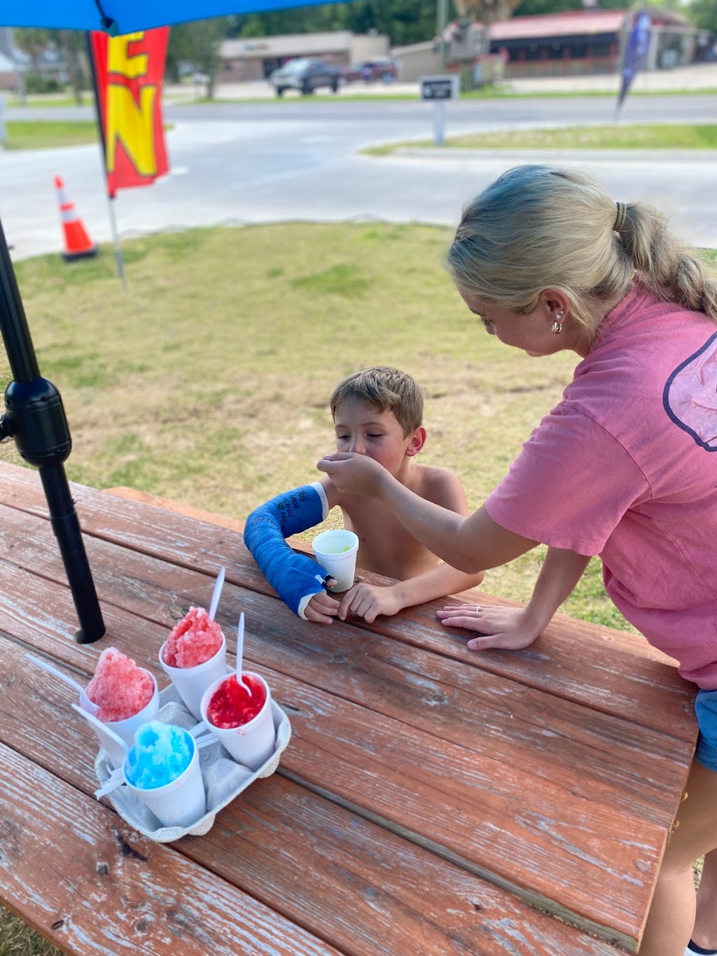 Black Diamond Sno Shack | meal takeaway | 37319 Perkins Rd, Prairieville, LA 70769, USA | 2254020982 OR +1 225-402-0982