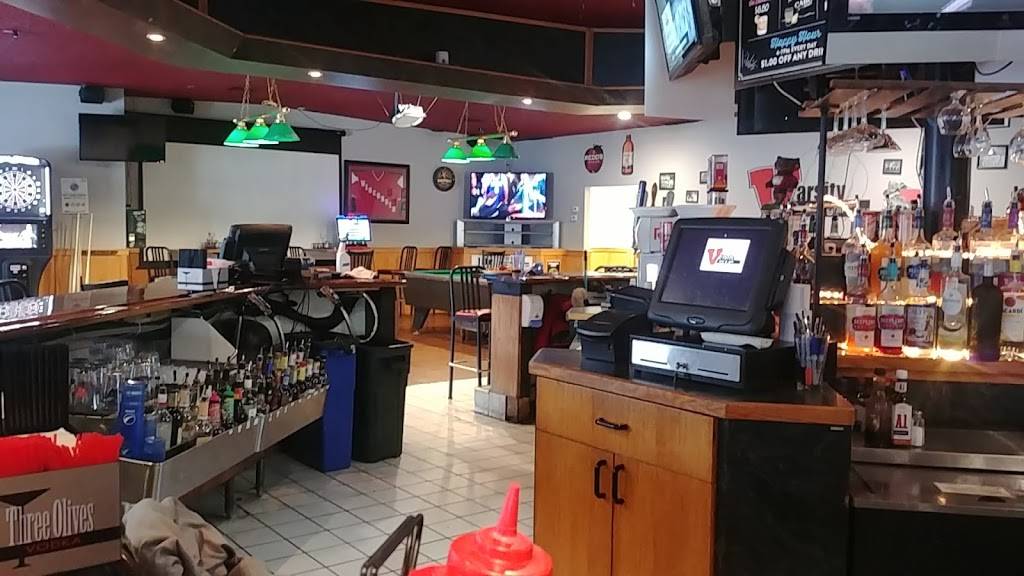 Varsity Bar & Grill | restaurant | 1205 W Main St, Sun Prairie, WI 53590, USA | 6083182729 OR +1 608-318-2729