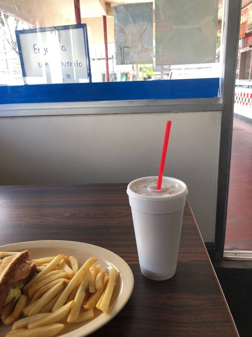 Twins Grill Super Burgers | restaurant | 2781 E Florence Ave, Huntington Park, CA 90255, USA | 3235835301 OR +1 323-583-5301