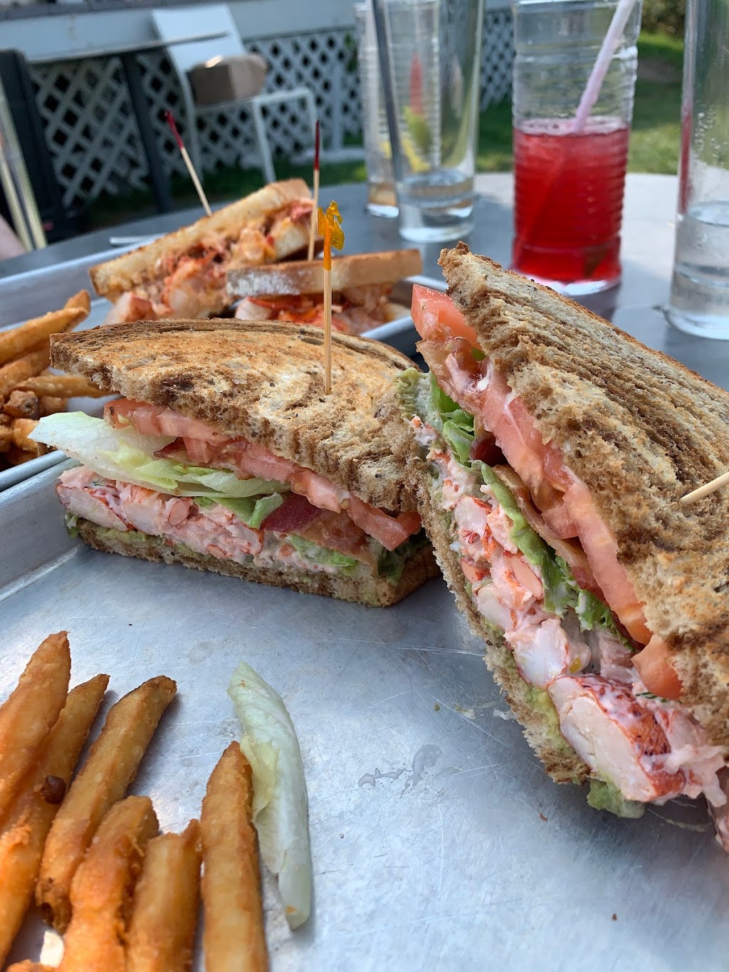 Dead Eye Dicks | restaurant | 218 Ocean Ave, New Shoreham, RI 02807, USA | 4014662654 OR +1 401-466-2654