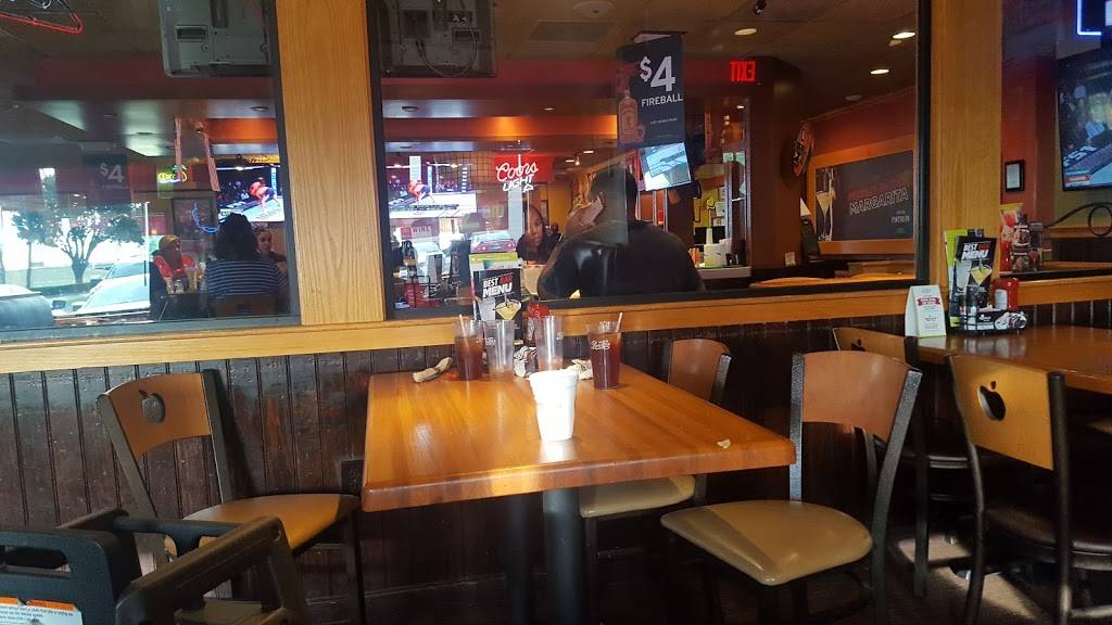 Applebees Grill + Bar | restaurant | 2415 I-20, Grand Prairie, TX 75052, USA | 9725221960 OR +1 972-522-1960