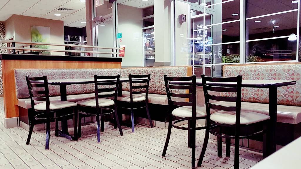 McDonalds | cafe | 932 Center Ave, Elburn, IL 60119, USA | 6303655915 OR +1 630-365-5915